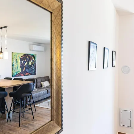 1 Bedroom Lovely In * Donji Seget