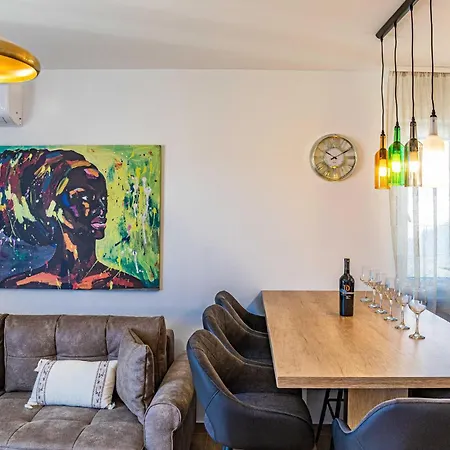 Daire 1 Bedroom Lovely In Donji Seget