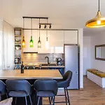 Beach Front Apartment In Seget Donji With Wifi Donji Seget