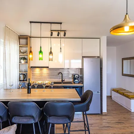 1 Bedroom Lovely In Seget Donji