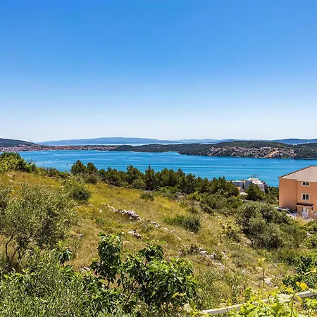 1 Bedroom Lovely In *