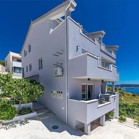 1 Bedroom Lovely In * Seget Donji